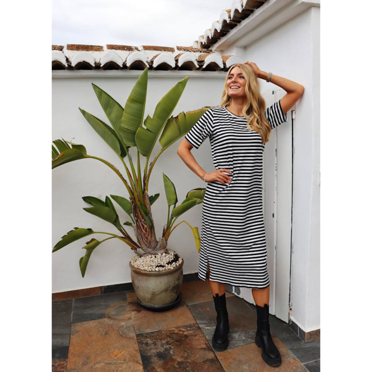 Alma t-shirt kjole - Black creme stripe